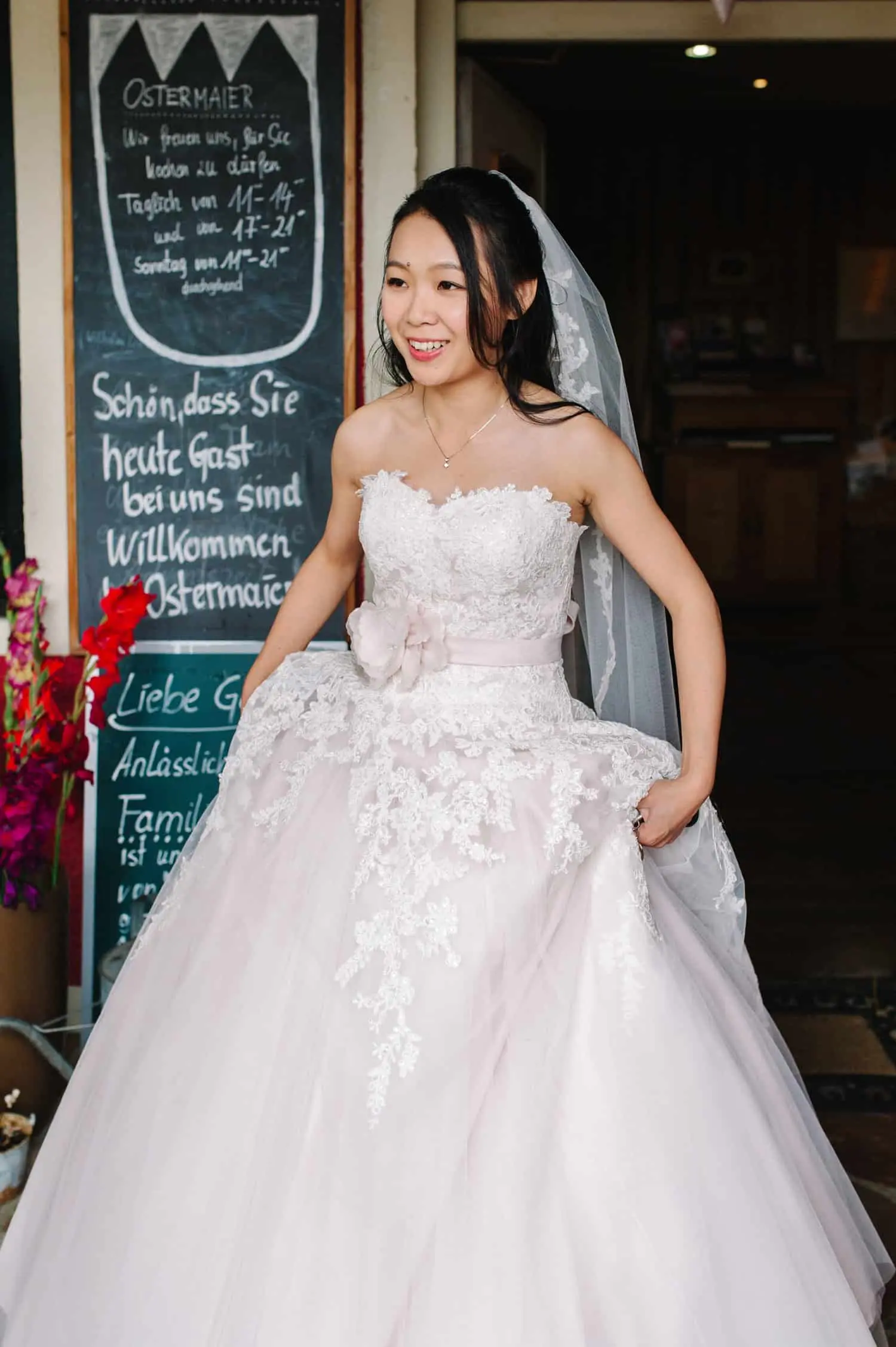 Als Hochzeitsfotografen in Ostermaiers Waldeck - Eine Scheuenhochzeit in Edlendorf bei Helmbrechts 17