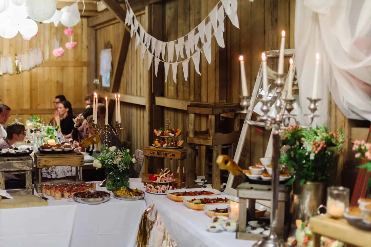 Als Hochzeitsfotografen in Ostermaiers Waldeck - Eine Scheuenhochzeit in Edlendorf bei Helmbrechts 102